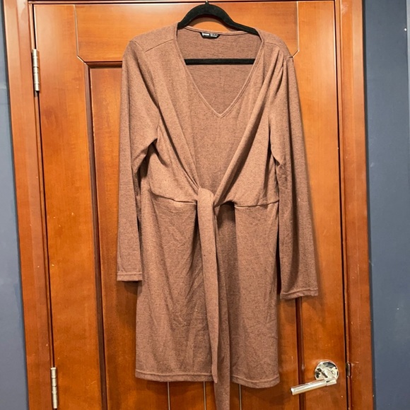 Dress - Picture 1 of 2